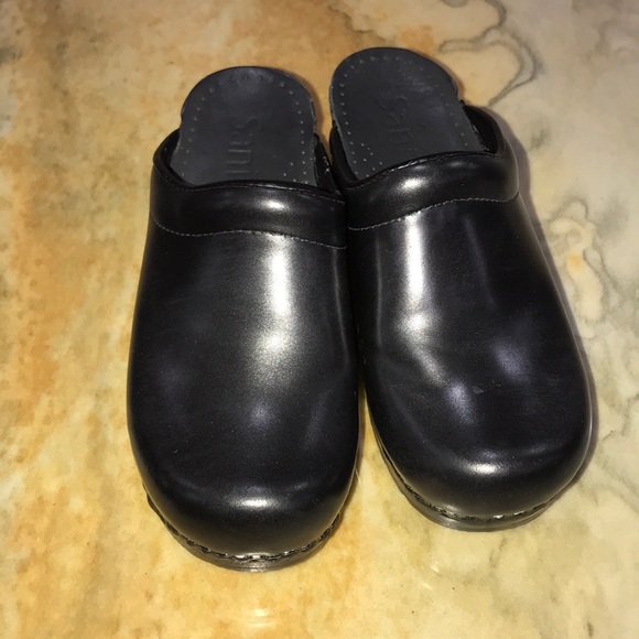 womens open back clogs
